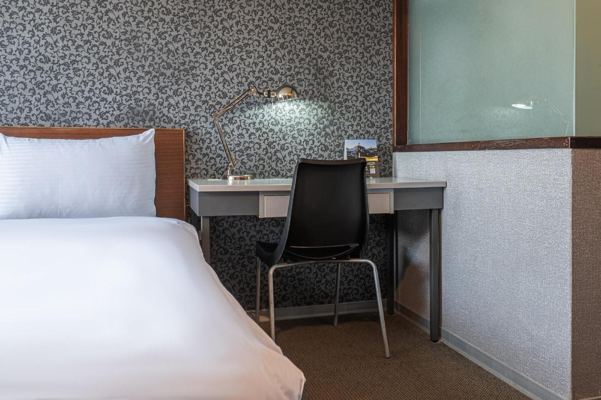 The Galerie Hotel Тайджун Екстериор снимка