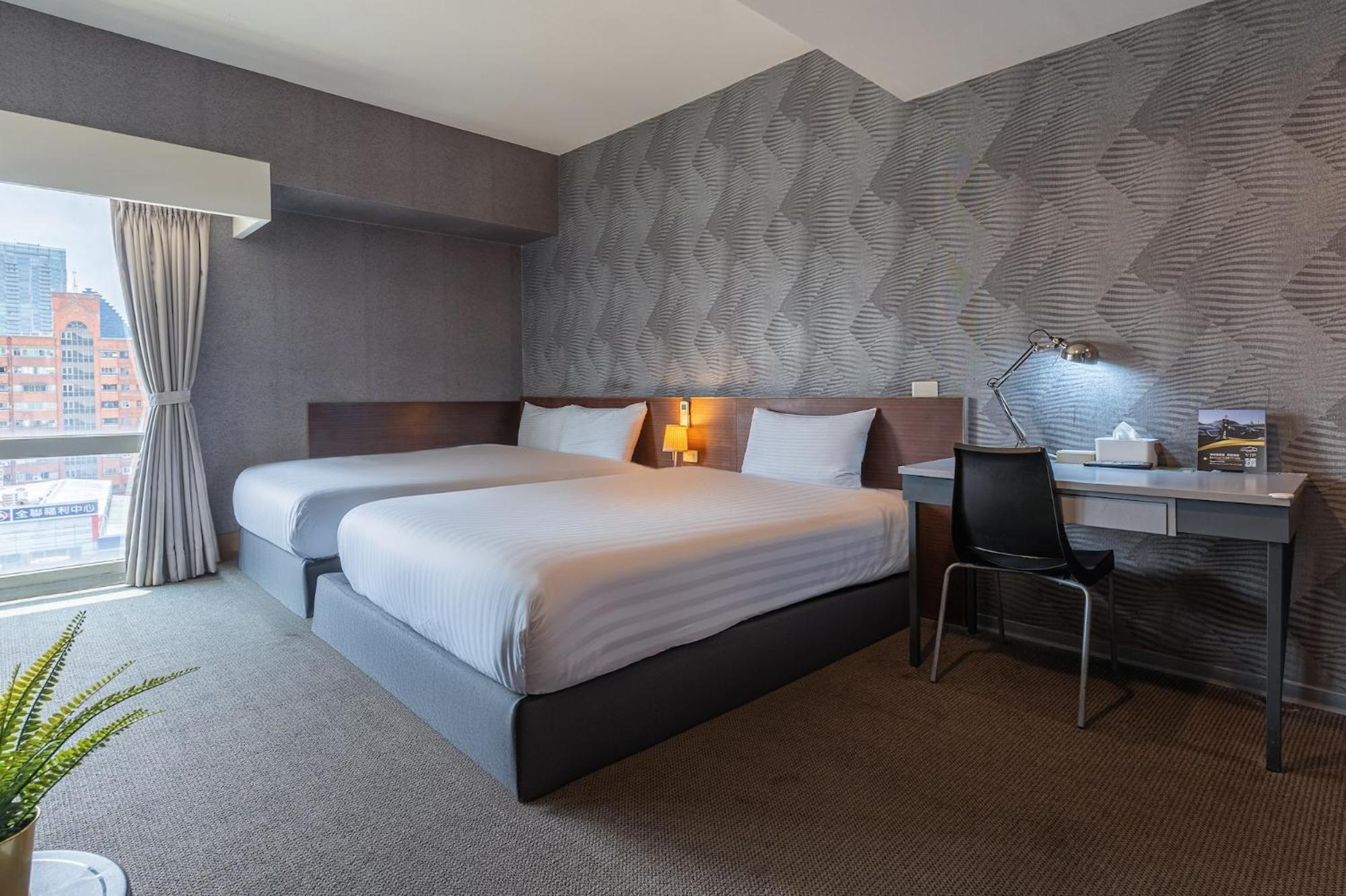 The Galerie Hotel Тайджун Екстериор снимка