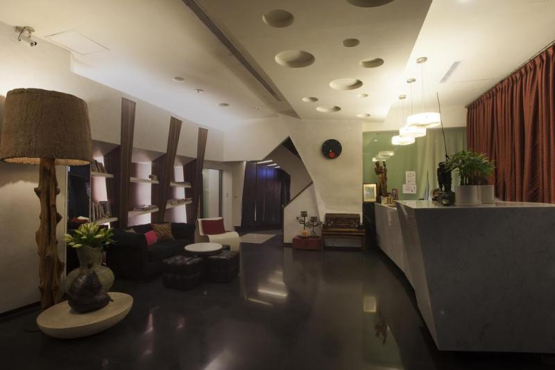 The Galerie Hotel Тайджун Екстериор снимка